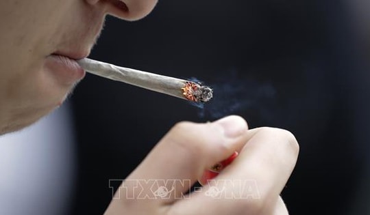 Anh cấm hút thuốc vĩnh viễn đối với người sinh sau ngày 1/1/2009
