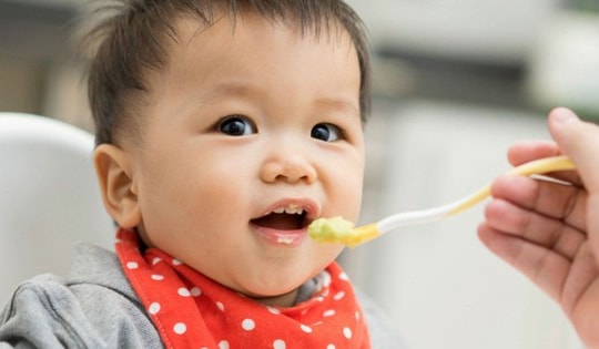 Cho trẻ ăn mỡ lợn như thế nào là phù hợp?