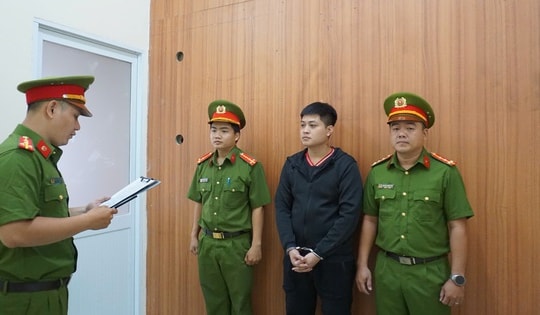 Chỉ vay 20 triệu, người phụ nữ gánh nợ 400 triệu vì 'phí dịch vụ', 'tiền cà phê' và đáo hạn dây chuyền