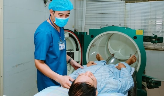 Già hóa nhanh, bệnh tật nhiều, người cao tuổi cần được chăm sóc thế nào?