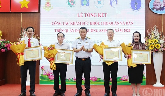 Tri ân những tấm lòng vì biển, đảo
