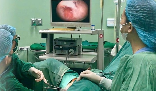Giành lại thiên chức làm mẹ sau dính buồng tử cung nặng