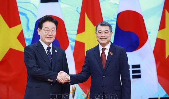 Thủ tướng Lê Minh Hưng hội kiến Tổng thống Hàn Quốc Lee Jae Myung