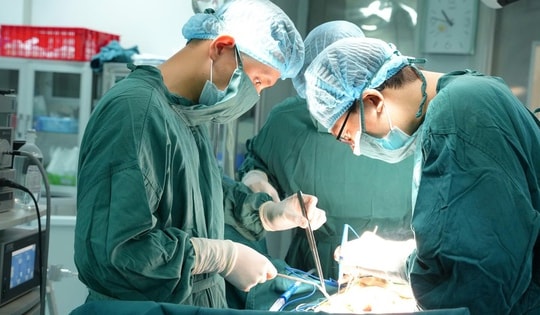 Phẫu thuật thành công ca bệnh hiếm gặp giúp người đàn ông thoát biến chứng kéo dài