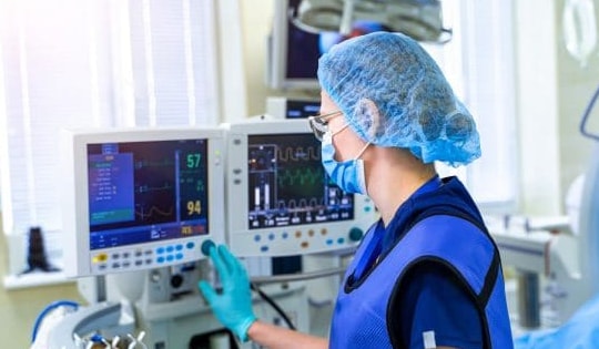 Bộ Y tế yêu cầu bảo đảm cung ứng thiết bị y tế phục vụ khám chữa bệnh
