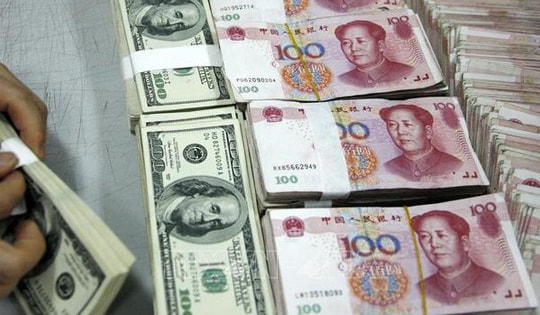 Tỷ giá hôm nay 24/4: USD nhích tăng, NDT diễn biến trái chiều