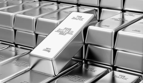 Trung Quốc nhập khẩu bạc tăng 78% trong tháng 3