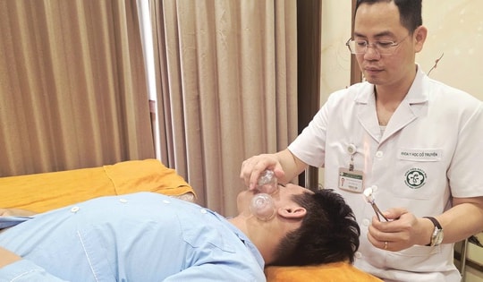 Ngâm bể sục, ngủ phòng điều hòa, nam sinh liệt mặt sau một đêm