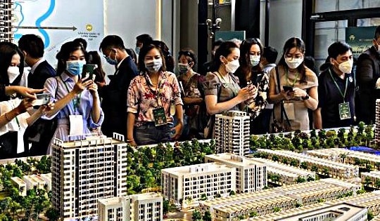 Giá chung cư Hà Nội chạm 128 triệu/m², TP.HCM 112 triệu/m²: Mặt bằng giá tiếp tục neo cao