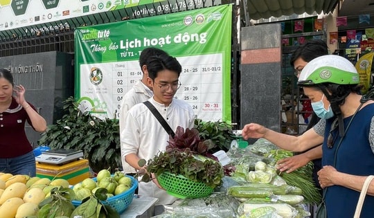 TP Hồ Chí Minh: Sức mua tăng mạnh trước lễ 30/4 - 1/5