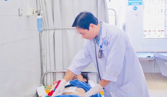 Bác sĩ 3 chuyên khoa phối hợp cứu sống bệnh nhân đa chấn thương ngực bụng, vỡ gan