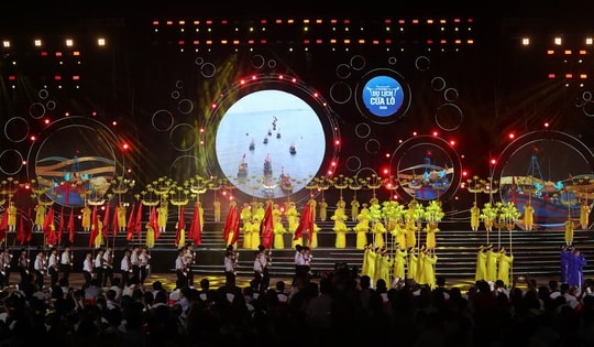 Festival biển Cửa Lò sôi động với 'Bốn mùa biển gọi'