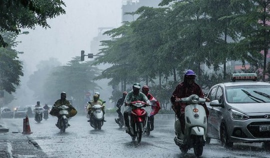 Miền Bắc đón không khí lạnh từ đêm nay, mưa dông diện rộng