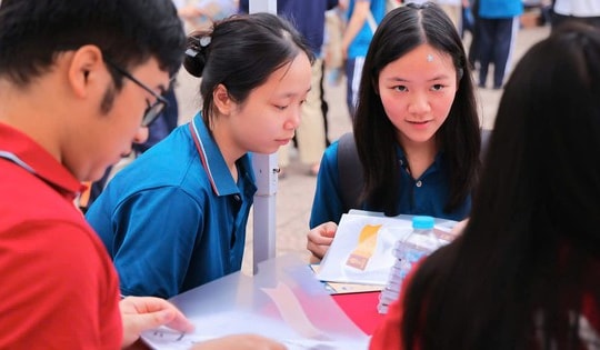 Chọn ngành theo 'sóng' hay chọn lối đi riêng?