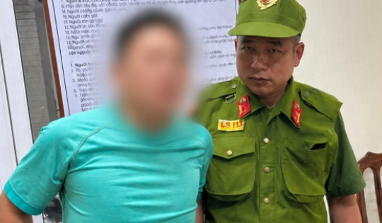 Giải cứu người phụ nữ lao ra đường cầu cứu lúc 1h sáng vì bị chồng hành hung