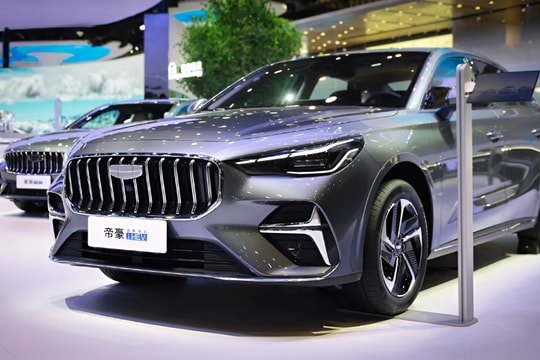 Geely ra mắt sedan giá chưa đến 300 triệu đồng, tiết kiệm xăng ngang xe tay ga