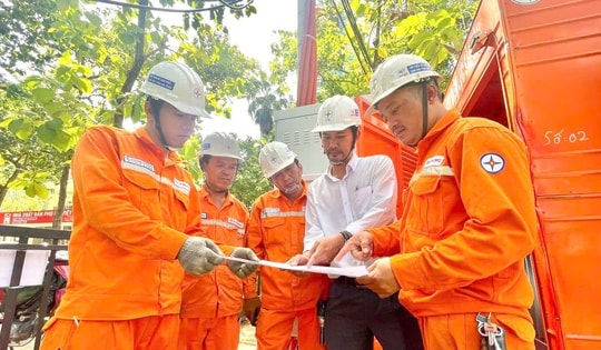 TPHCM đảm bảo cấp điện an toàn, liên tục dịp lễ 30/4 – 1/5
