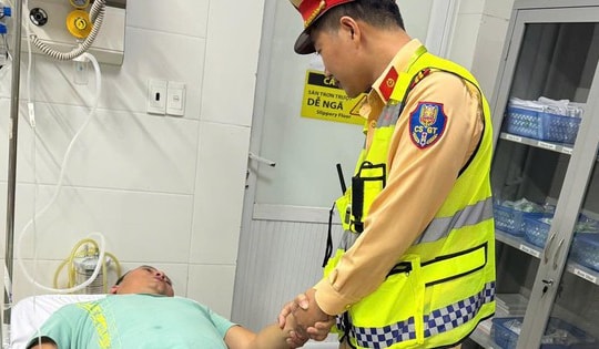 CSGT Nghệ An kịp thời hỗ trợ hai trường hợp nghi đột quỵ, kiệt sức