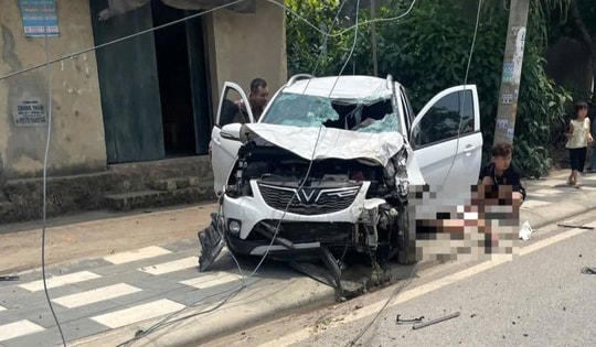 Ô tô tông xe máy, hai vợ chồng thương vong