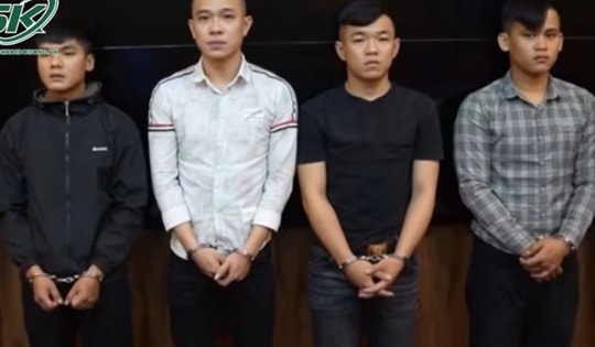 Nhóm giang hồ vác 'hàng nóng' hỗn chiến, chém người gục giữa quán nhậu ở Khánh Hòa
