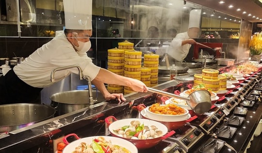 Giá buffet hải sản ở Hà Nội dịp nghỉ lễ 30/4 - 1/5 như thế nào?