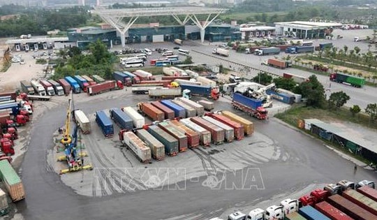 Bốn tháng đầu năm 2026, Việt Nam nhập siêu 7,11 tỷ USD