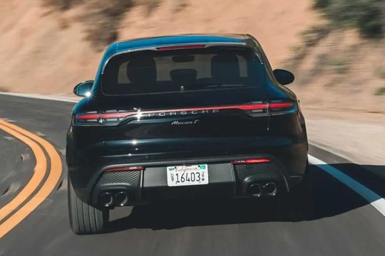 Porsche tăng tốc tích trữ Macan chạy xăng trước giờ 'khai tử'