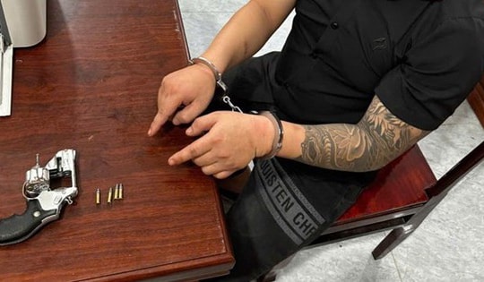 Bắt đối tượng tàng trữ súng lộ ra việc mượn xe ô tô mang đi cầm cố