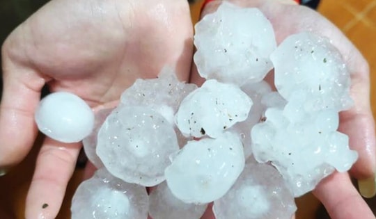 Mưa đá liên tiếp ở các địa phương có phải bất thường?