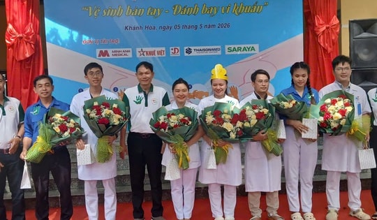 Nhân viên y tế sôi nổi trổ tài tại hội thi Vệ sinh tay ở Khánh Hòa