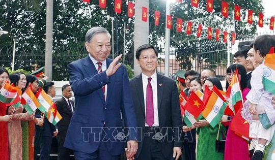 Tổng Bí thư, Chủ tịch nước Tô Lâm gặp gỡ cộng đồng người Việt Nam tại Ấn Độ