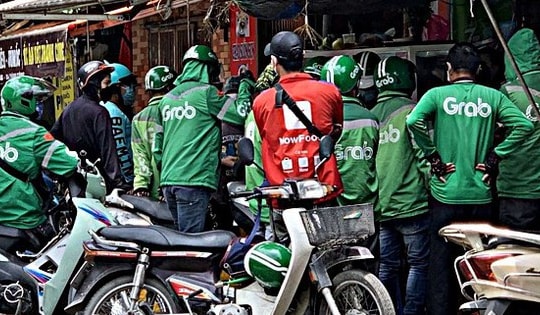Từ 1/7/2026, shipper chạy xe xăng, xe ôm công nghệ cần lưu ý điều này