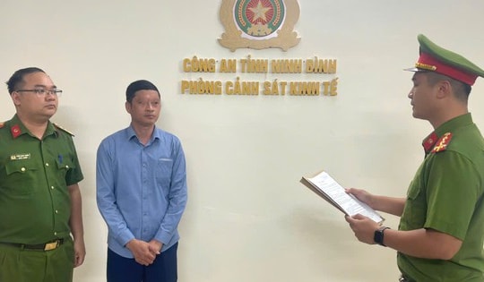 Khởi tố cán bộ xã chiếm đoạt tiền từ thiện hỗ trợ thiên tai của người dân