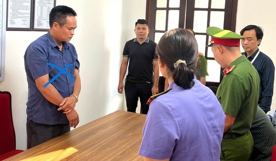 Nguyên cán bộ địa chính xã nhận hàng trăm triệu đồng để 'lo thủ tục' làm bìa đỏ