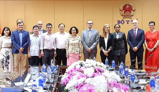 Thứ trưởng Nguyễn Thị Liên Hương tiếp, làm việc với đoàn công tác Nhóm phụ trách Quốc gia của Quỹ Toàn cầu