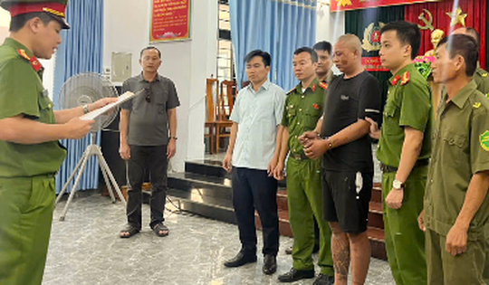 Lời khai của kẻ xông vào trụ sở chém đứt chân cán bộ công an