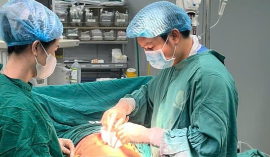 Mất gần 2 lít máu, nữ bệnh nhân 17 tuổi thoát cửa tử