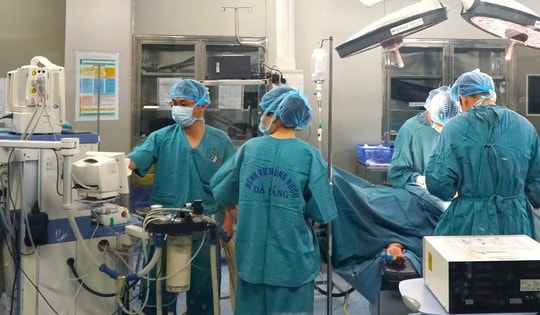 Bệnh viện Ung bướu Đà Nẵng đưa 2 phòng mổ hiện đại vào hoạt động