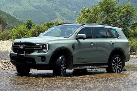 Ford Everest thêm bản máy xăng 300 mã lực về Việt Nam, giá hơn 1,6 tỷ đồng
