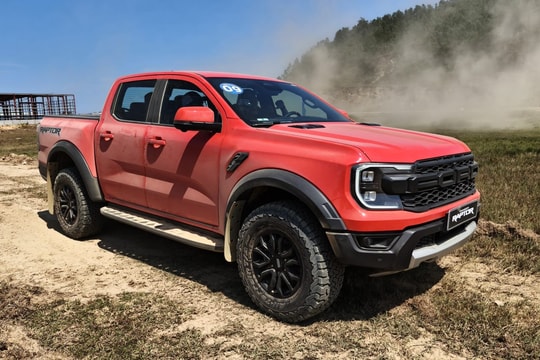 Ford Ranger trở lại với động cơ V6, giá Raptor tăng 149 triệu đồng