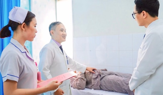 Xấu hổ vì đau vùng kín không dám chia sẻ, thiếu niên 14 tuổi suýt mất tinh hoàn