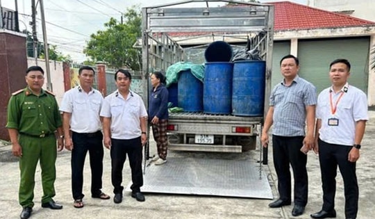 Người phụ nữ ở TPHCM lái xe tải chở gần 1 tấn thịt lợn hôi thối đi tiêu thụ