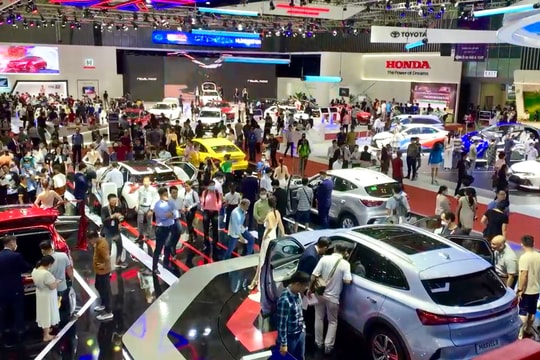 Không có Vietnam Motor Show 2026, cuộc đua hãng xe chuyển sang 'sân khấu' riêng?