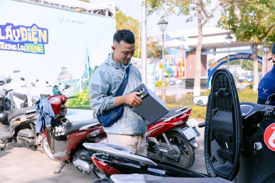 Người dân tại Cần Thơ 'xuống tiền' nhanh gọn với xe điện đổi pin VinFast