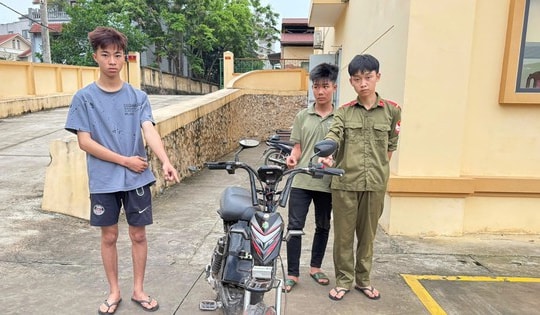 Bắt nhanh nhóm thiếu niên dùng vũ lực, cướp đèn xe đạp điện