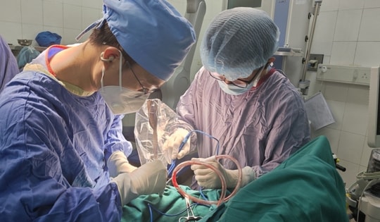 Bé trai nhập viện cấp cứu khẩn do bị dao cắm vào đầu trong lúc chơi đùa