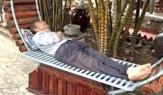 Sự thật bất ngờ vụ nghi vấn con gái mang bố đẻ 'bỏ' lại chùa nhờ cưu mang