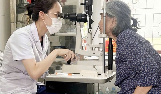 Bộ Y tế hướng dẫn tổ chức khám sức khỏe định kỳ theo nhóm tuổi, tránh quá tải