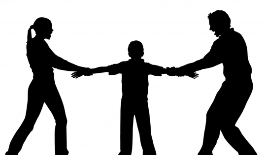 Sau ly hôn, trẻ em đối mặt nguy cơ bạo hành từ chính người thân: Con nên ở với ai?