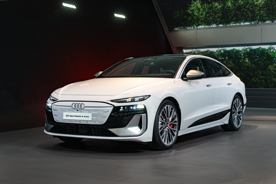 Audi S6 Sportback e-tron: Sedan điện hiệu suất cao, giá từ 4,2 tỷ đồng